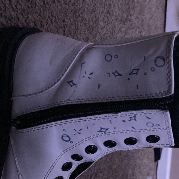 Moon and sun boots - Picture 4 of 5